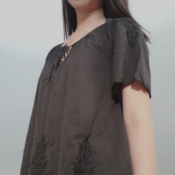 Black Flowy Blouse - Picture 3 of 7